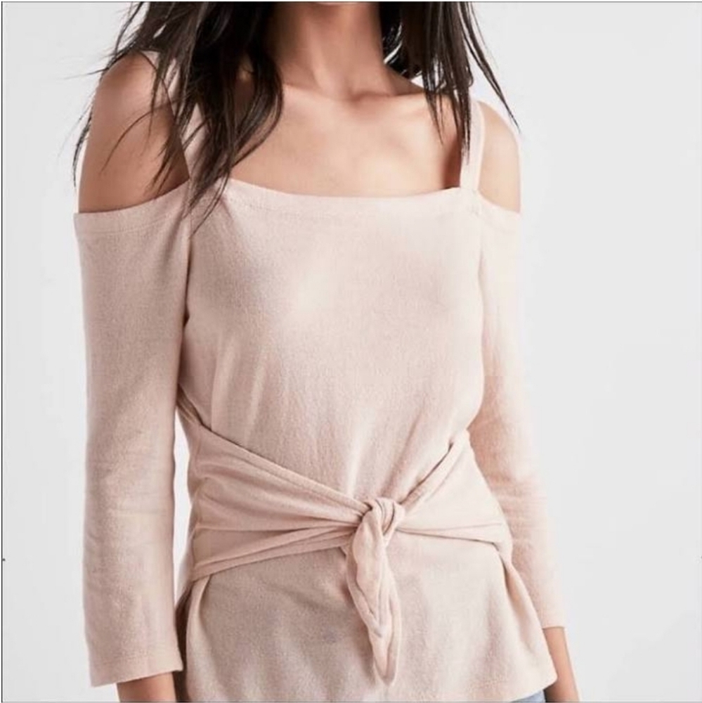 🌟Lucky Cold Shoulder Top